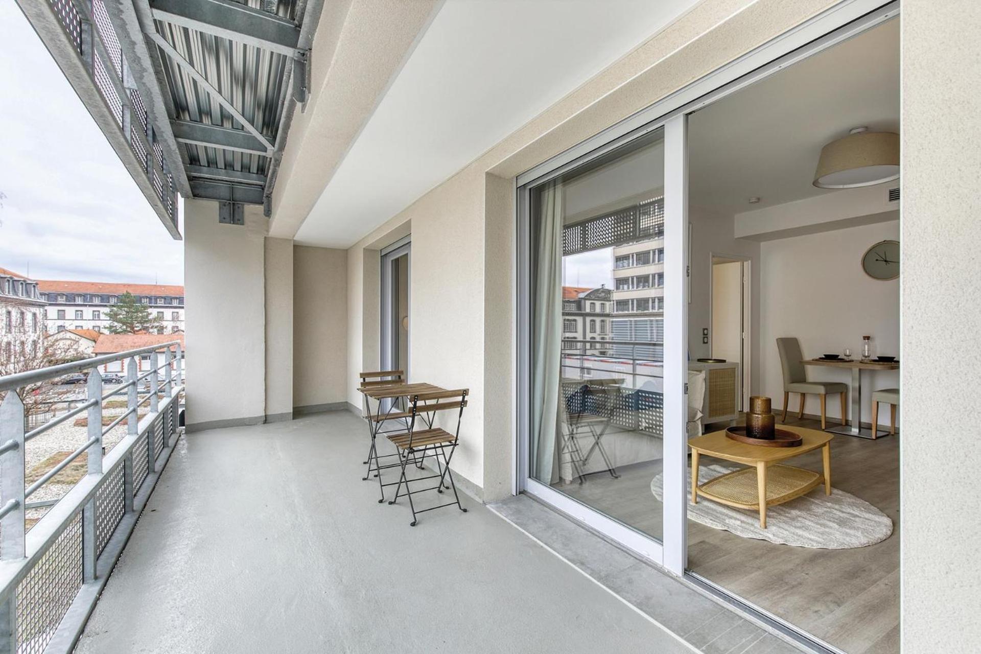 Ovelia Clermont-Ferrand - Le Puy Des Olivines Apartment Luaran gambar